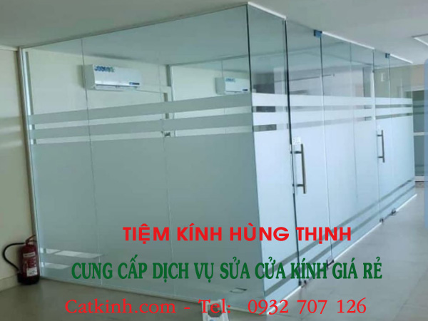 sửa cửa kính văn phòng