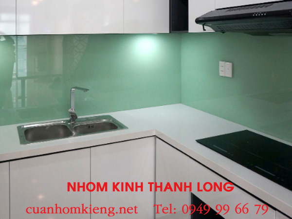 gia-kinh-op-bep-mau-xanh-ngoc