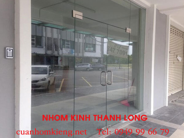 lam-cua-kinh-cuong-luc-tphcm