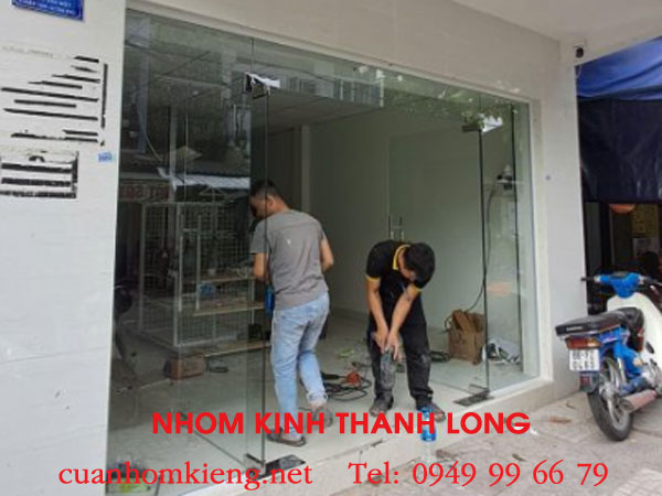 lam-cua-kinh-cuong-luc-tphcm