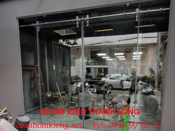 lam-cua-kinh-cuong-luc-tphcm