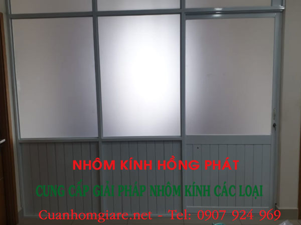 gia-vach-ngan-nhom-kinh-cua-lua