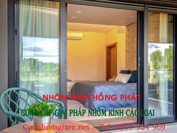 cua-nhom-kinh-lua-2-canh