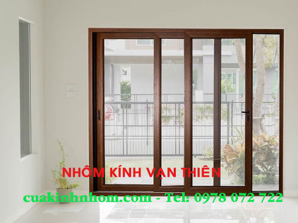 cua-nhom-kinh-go-vap